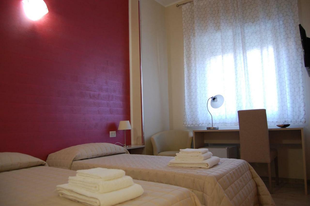 B&B Del Corso Сан Каталдо Екстериор снимка