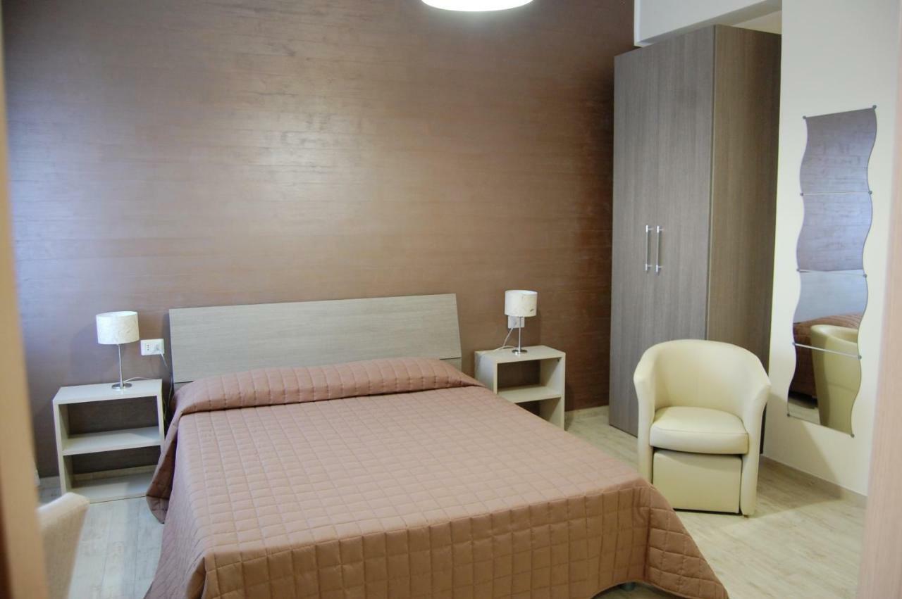 B&B Del Corso Сан Каталдо Екстериор снимка