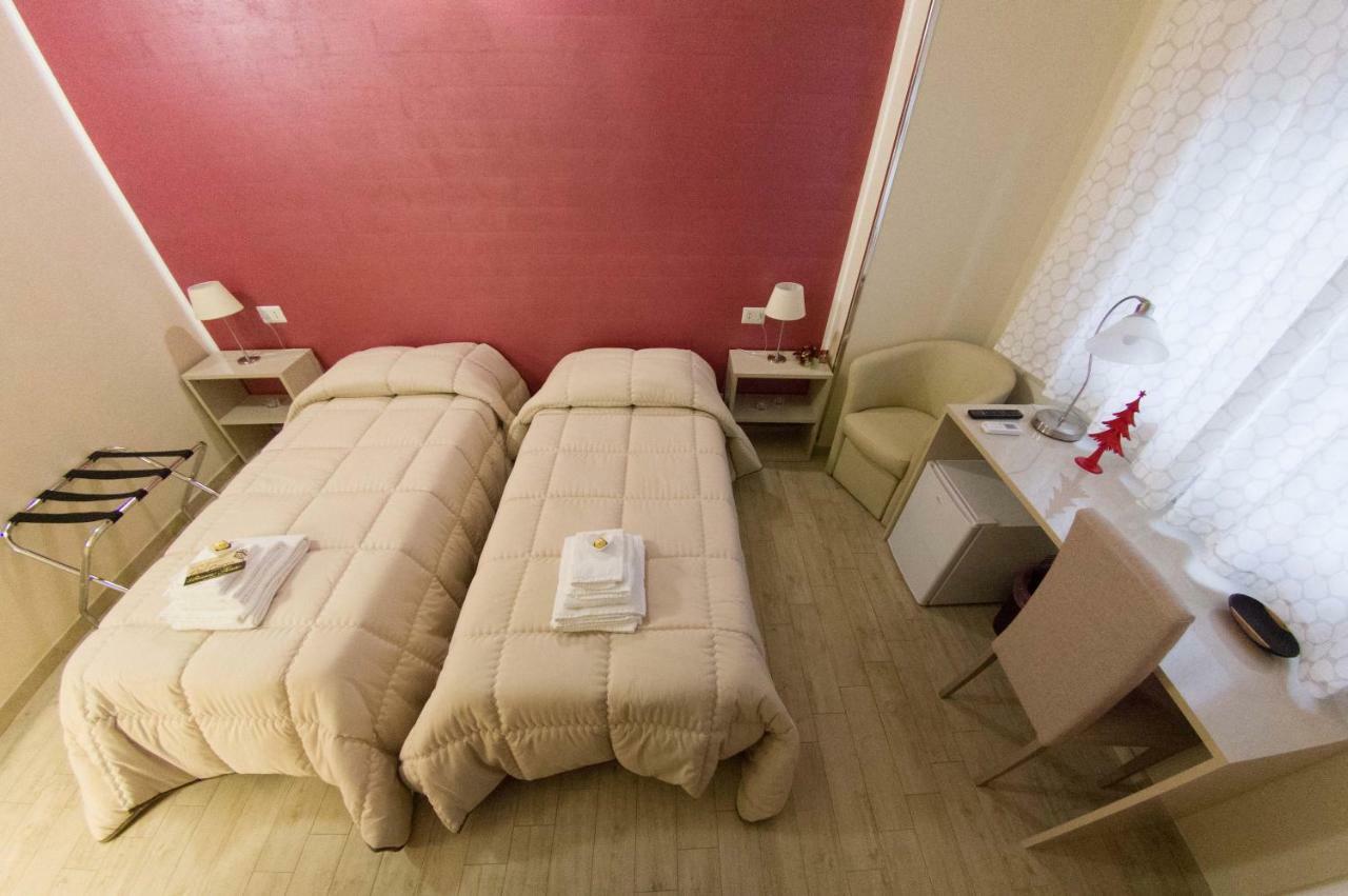 B&B Del Corso Сан Каталдо Екстериор снимка