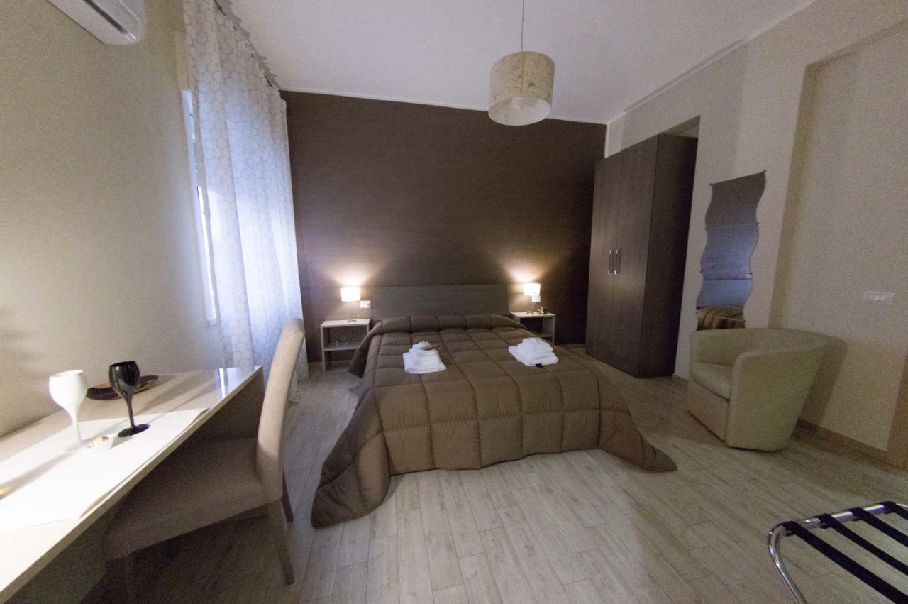 B&B Del Corso Сан Каталдо Екстериор снимка