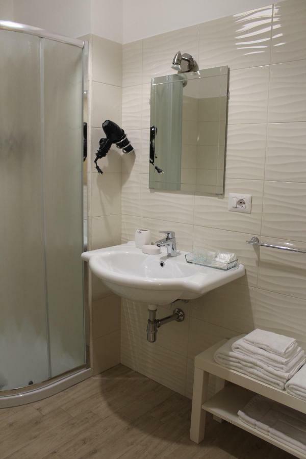 B&B Del Corso Сан Каталдо Екстериор снимка