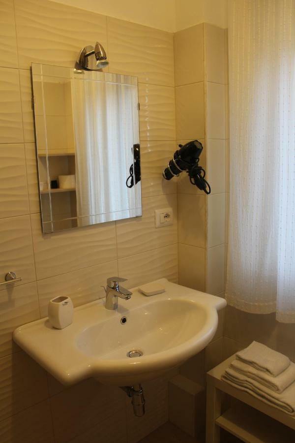 B&B Del Corso Сан Каталдо Екстериор снимка