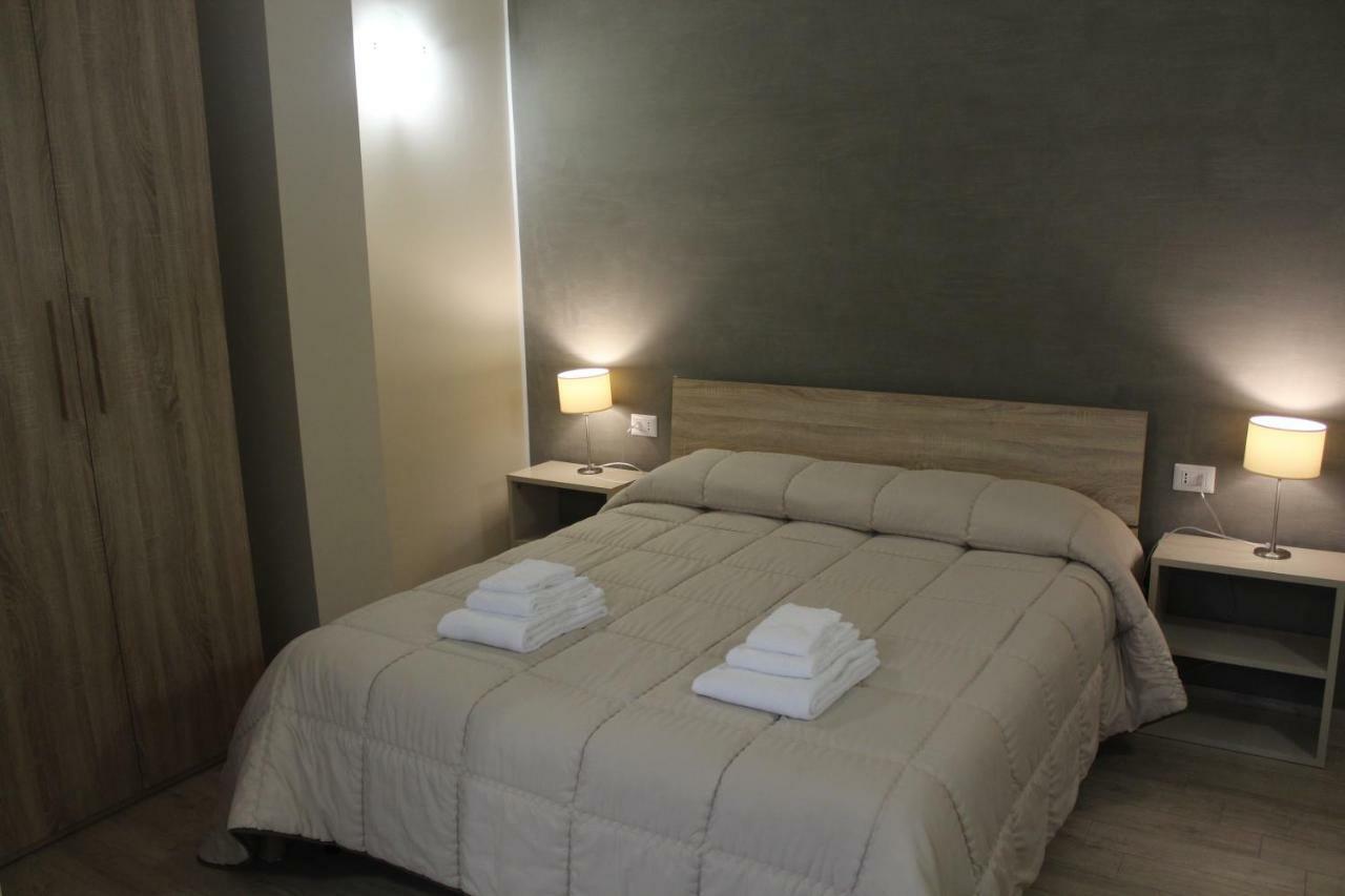 B&B Del Corso Сан Каталдо Екстериор снимка